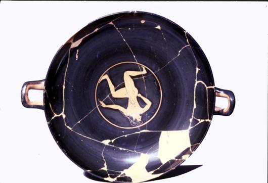 Coppa attica (f.r.) (atleta in corsa). Provenienza ignota Terracotta, 480 a.C. h. 11,2 cm; diam.orlo 30,5 cm Napoli, Museo Archelogico Nazionale 