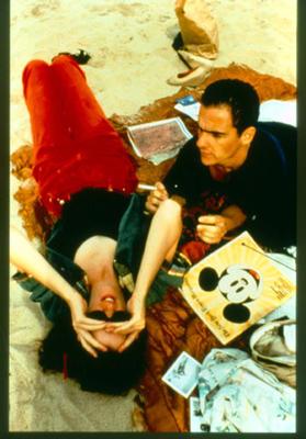 Nan Goldin, CZ and Max on the beach, 1976, copyright l'artista e Guido Costa Projects