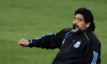 "Presenza incompatibile" Espulsi ultras argentini