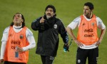 Diego, tutti all'attacco  "Messi non ci basta"