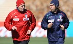 Pirlo con il gruppo è l'unico sorriso