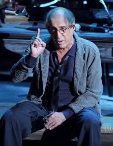 Celentano contestato all'Ariston Mori accusa Verro: "Buffonata"