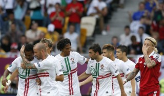Ronaldo sbaglia, Varela no Il Portogallo batte la Danimarca