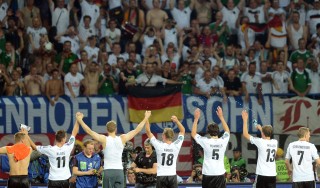 Gomez trascina la Germania Olanda deludente, è quasi fuori