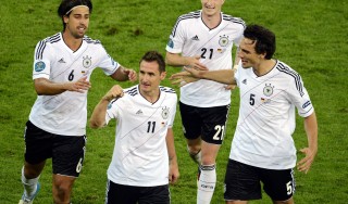 Germania scatenata, arriva il poker Grecia, l'illusione e il crollo