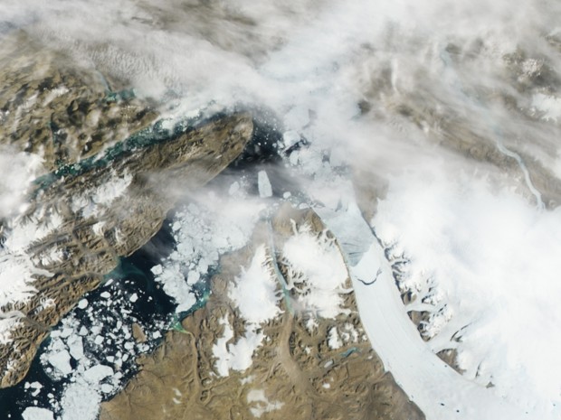 Groenlandia, si stacca un iceberg grande due volte Manhattan