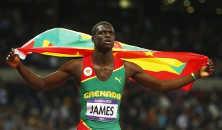 Tra un 400 e un libro di economia James, il campione con i piedi a papera