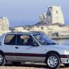 Ricordate la 205 GTIPeugeot mostra i muscoli...