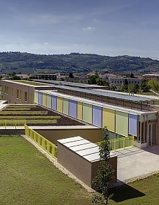 Il miracolo della scuola dei sogni costruita con i soldi della discarica