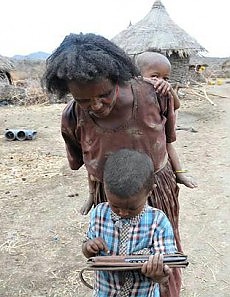 Etiopia, i bambini analfabeti si trasformano in hacker