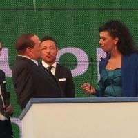 Green Power, parla l'impiegata: "Berlusconi mi ha imbarazzato" Green Power, parla l'impiegata: "Berlusconi mi ha imbarazzato"