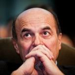Bersani al Cavaliere: "Basta con le tangenti. E basta anche con Berlusconi"