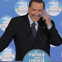 Berlusconi: "Inchieste sulle tangenti? Una cortina fumogena ordinata dal Pd"
