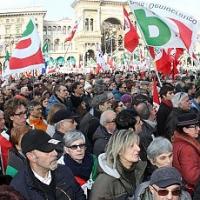 Centrosinistra, bagno di folla a Milano. Bersani: "Tra 7 giorni smacchiamo il giaguaro" Centrosinistra, bagno di folla a Milano. Bersani: "Tra 7 giorni smacchiamo il giaguaro"