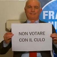 Spot omofobo di Fratelli D'Italia, Meloni si dissocia: "Iniziativa volgare, chiedo scusa" Spot omofobo di Fratelli D'Italia, Meloni si dissocia: "Iniziativa volgare, chiedo scusa"