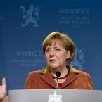 Pd al governo, il portavoce di Merkel: "Nessun commento sulle elezioni italiane" Pd al governo, il portavoce di Merkel: "Nessun commento sulle elezioni italiane"