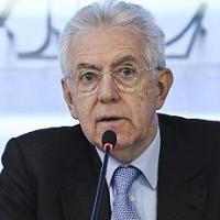 Monti attacca Grillo: "Il pericolo maggiore". Schaeuble: "In Italia passi avanti con il Prof" Monti attacca Grillo: "Il pericolo maggiore". Schaeuble: "In Italia passi avanti con il Prof"