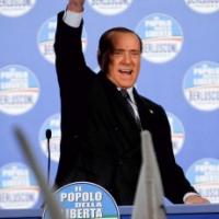 Elezioni, Berlusconi blocca il centrosinistra. Alfano: "Scarto minimo, ministro dichiari parità" Elezioni, Berlusconi blocca il centrosinistra. Alfano: "Scarto minimo, ministro dichiari parità"