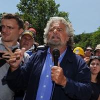 Elezioni, Grillo: "Alle consultazioni vado io" Poi apre al Pd: "Esperienza Sicilia meravigliosa" Elezioni, Grillo: "Alle consultazioni vado io" Poi apre al Pd: "Esperienza Sicilia meravigliosa"