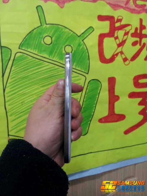 Galaxy S4, ancora immagini "rubate"