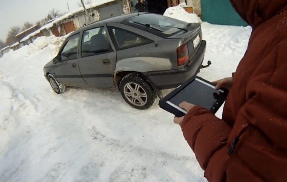 Un iPad per radiocomandare una vecchia Opel
