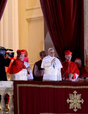 Papa Francesco, l'emozione di Napolitano: "Colpito dalla semplicità delle sue parole"