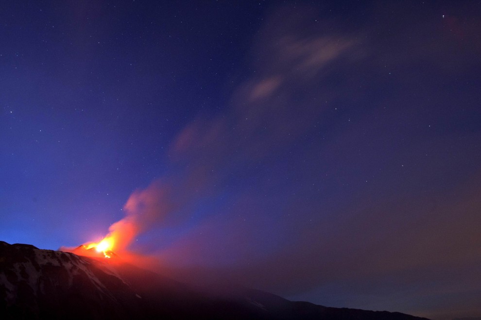 Anelli di fumo dalla bocca dell'Etna