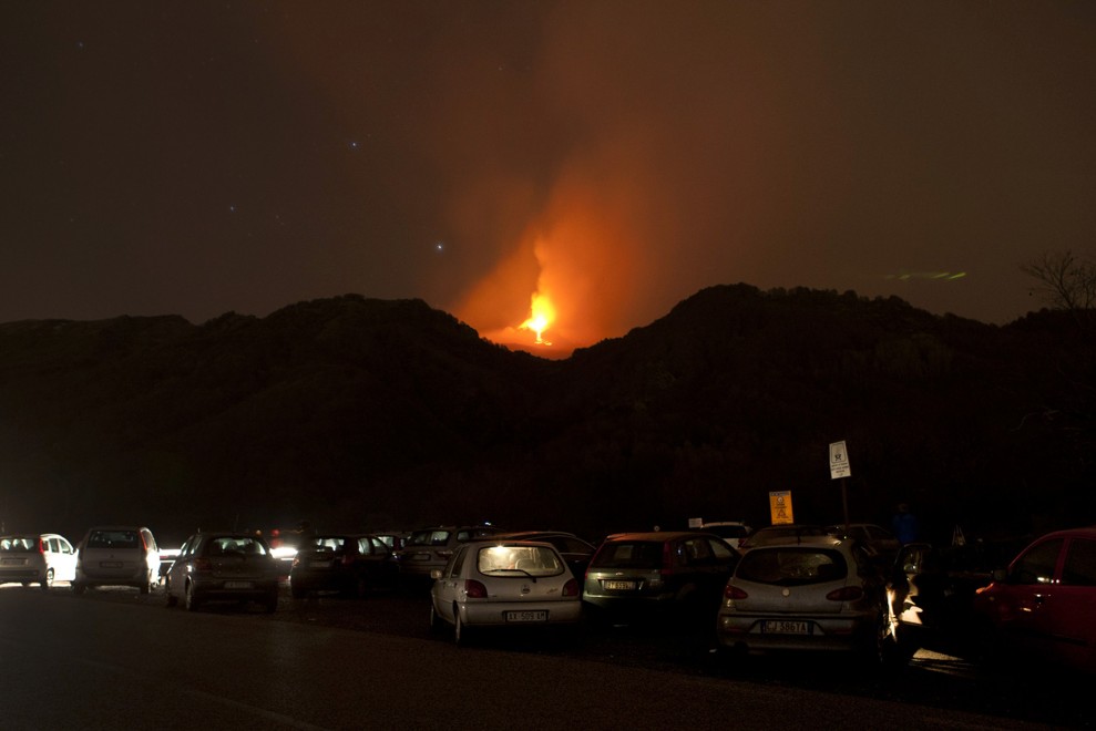 Anelli di fumo dalla bocca dell'Etna