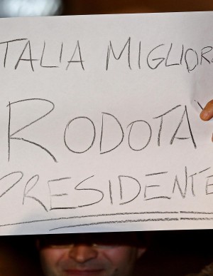 Da Fo, Serra, Spinelli l'appello: "Il momento è ora, votiamo Rodotà" Da Fo, Serra, Spinelli l'appello: "Il momento è ora, votiamo Rodotà"