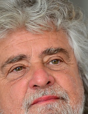 Grillo: "Rodotà fino alla quarta votazione".  Lombardi: "Anche Prodi tra le opzioni"