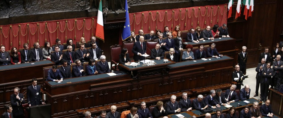 Napolitano si commuove e bacchetta i partiti: a democrazia servono alleanze"