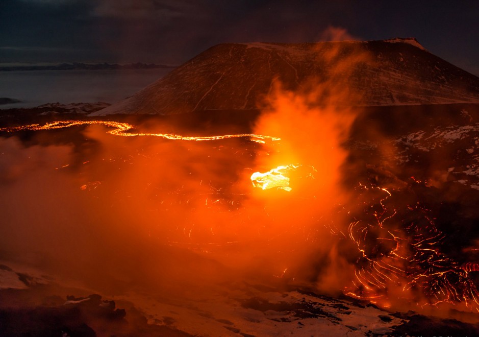 Russia. L'eruzione in Kamchatka ripresa da due blogger