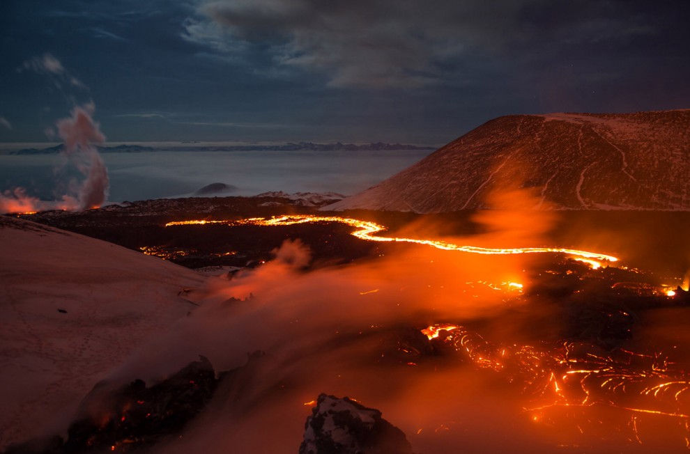 Russia. L'eruzione in Kamchatka ripresa da due blogger