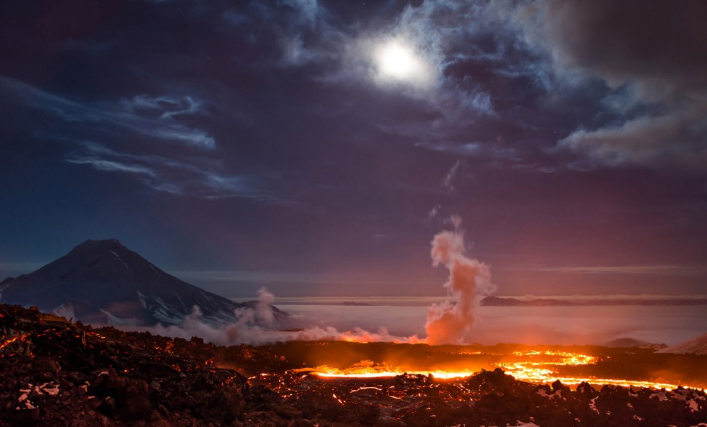 Russia. L'eruzione in Kamchatka ripresa da due blogger