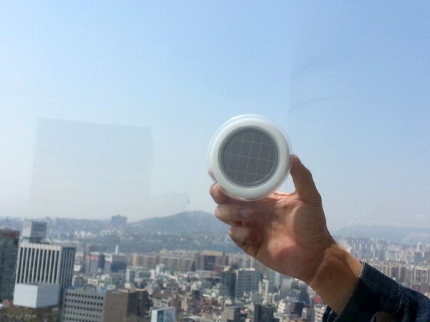Window Socket, la presa solare da finestra
