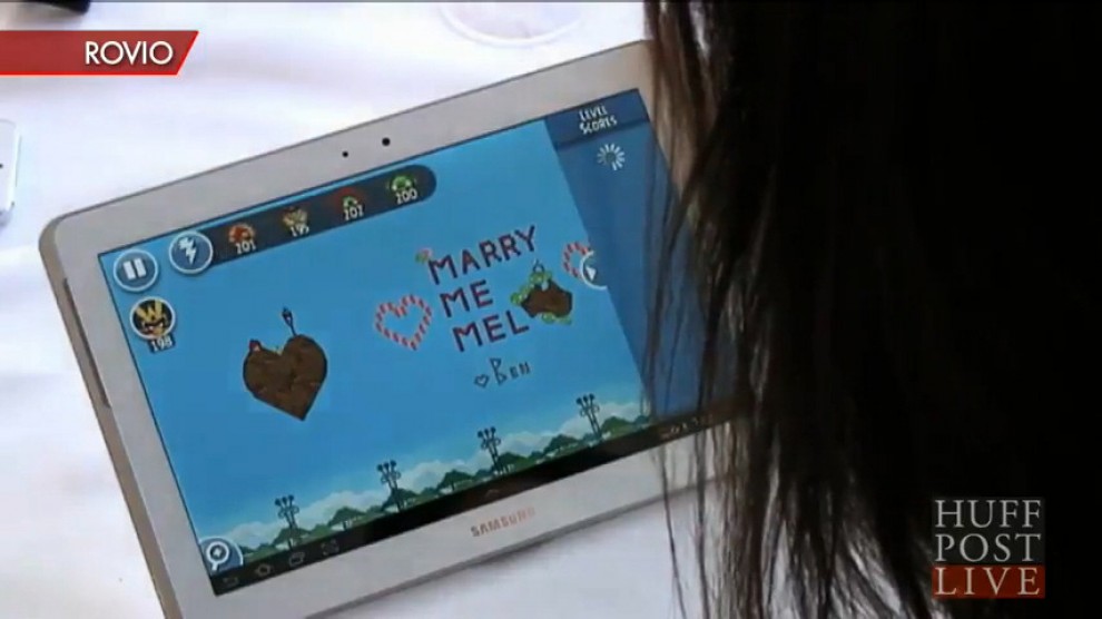 "Vuoi sposarmi?": lui lo chiede con Angry Birds