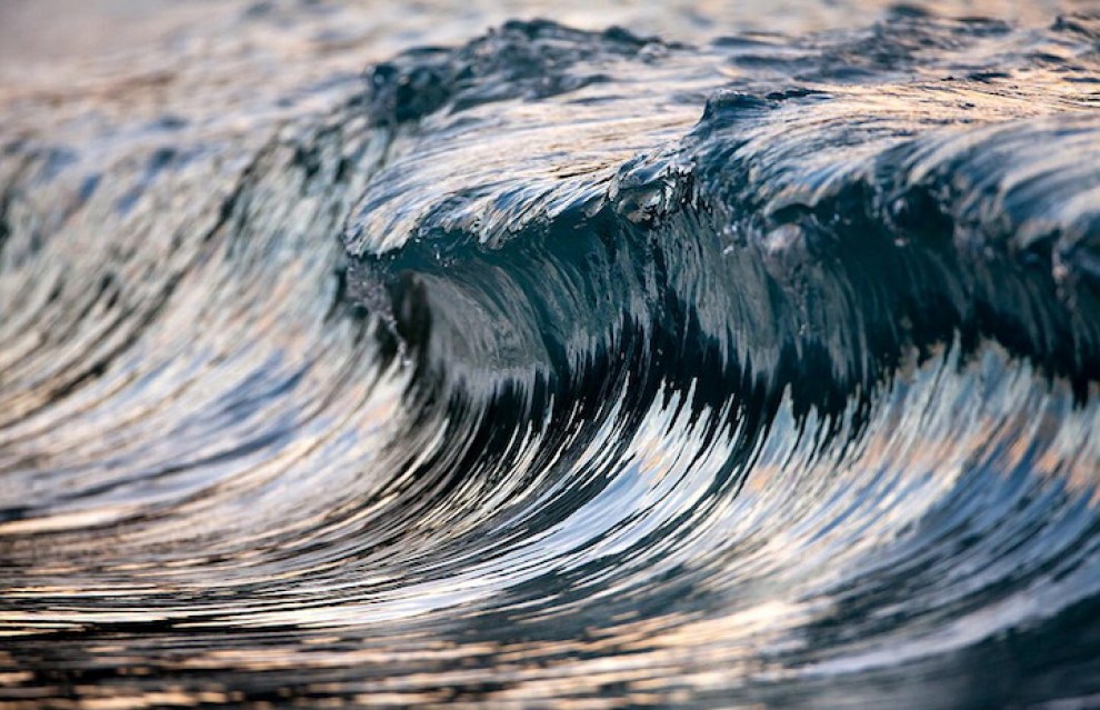 Sculture liquide: l'arte sulla cresta dell'onda