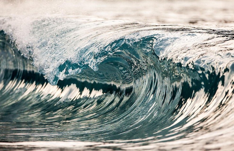 Sculture liquide: l'arte sulla cresta dell'onda