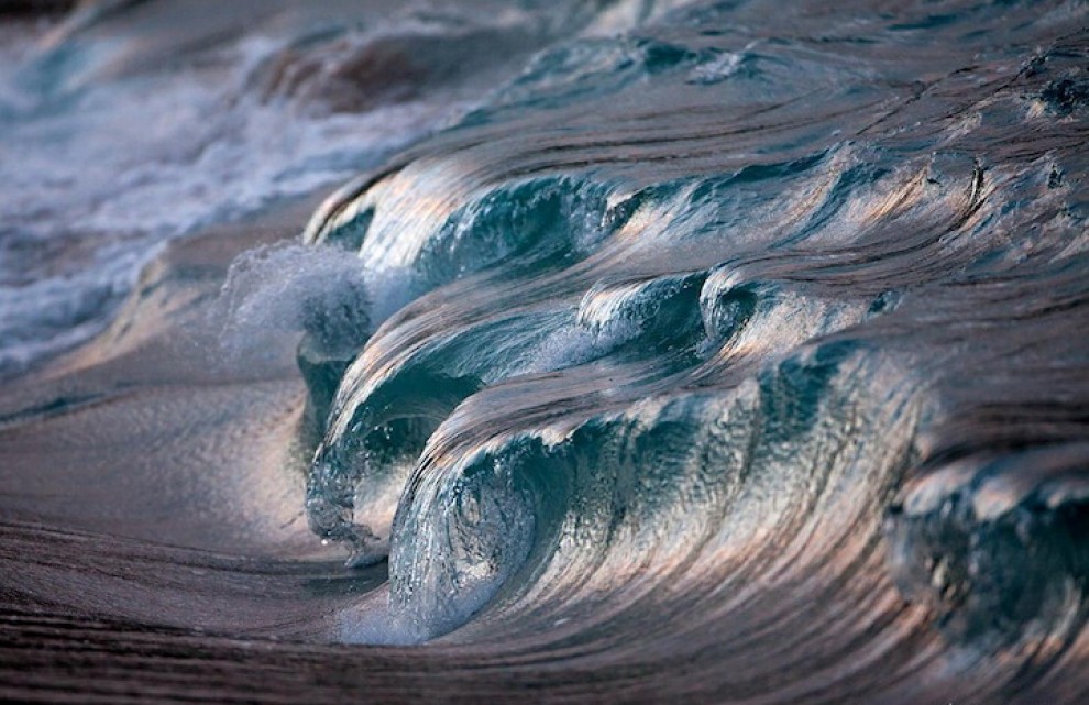 Sculture liquide: l'arte sulla cresta dell'onda