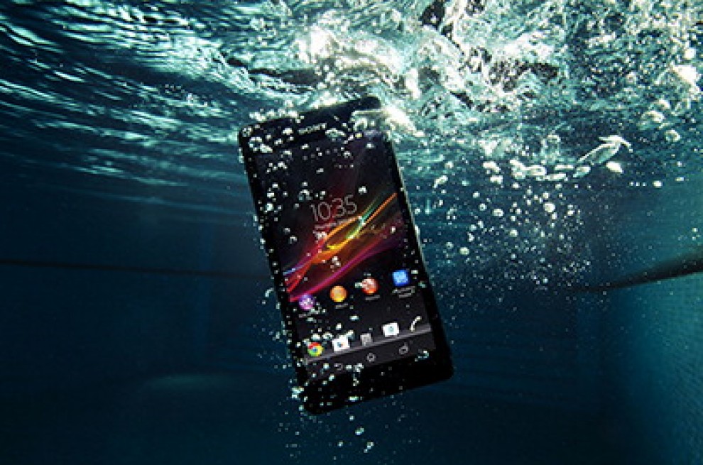 Sony XPeria ZR punta sul "waterproof"