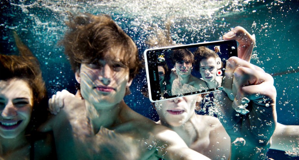 Sony XPeria ZR punta sul "waterproof"