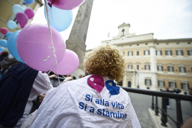 Caso Stamina, la protesta delle famiglie a Montecitorio