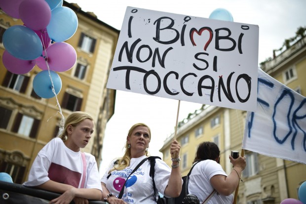 Caso Stamina, la protesta delle famiglie a Montecitorio