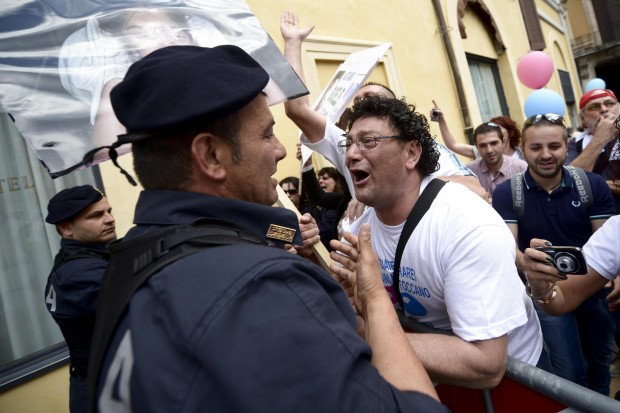 Caso Stamina, la protesta delle famiglie a Montecitorio