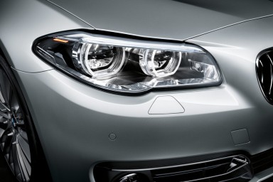 Bmw rilancia la Serie 5, modifiche da record