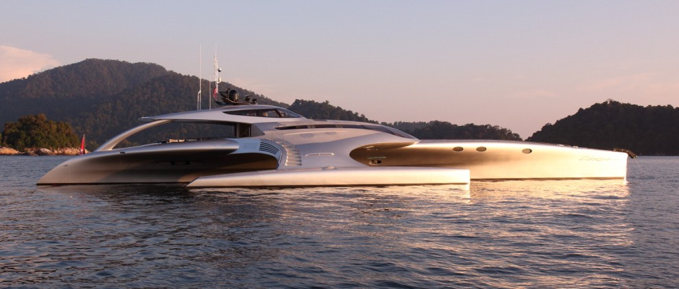 Il superyacht di lusso sembra un Ufo