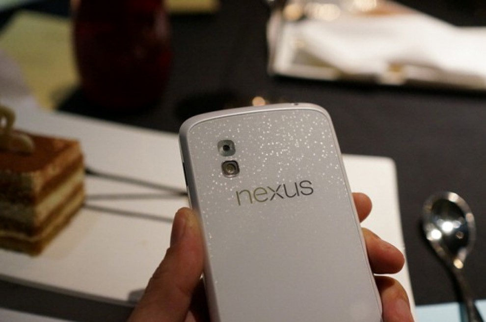 Lg svela il Nexus 4 bianco