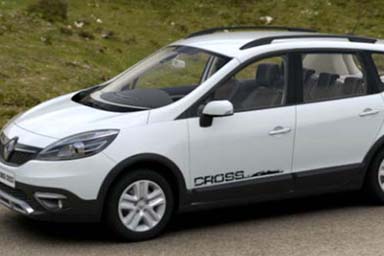 Renault Scenic, un filo di trucco e via