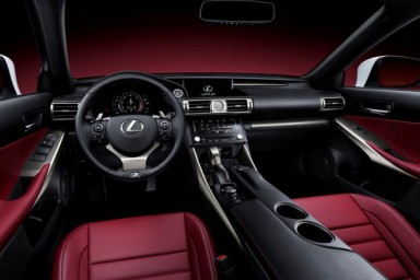 Lexus Is, salto in alto dell'ibrida