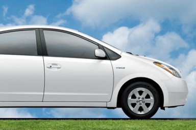 Toyota, richiamo per 242 mila Prius